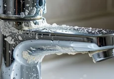 چرا شیرآلات خانه سفیدک می‌زنند؟